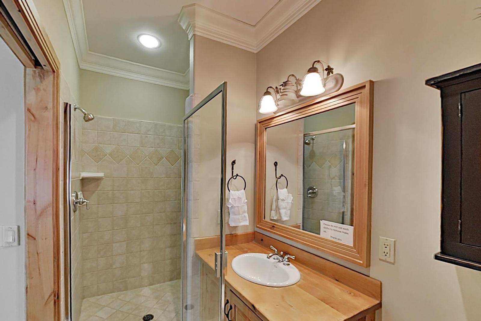 1213EA2B home Main image 1